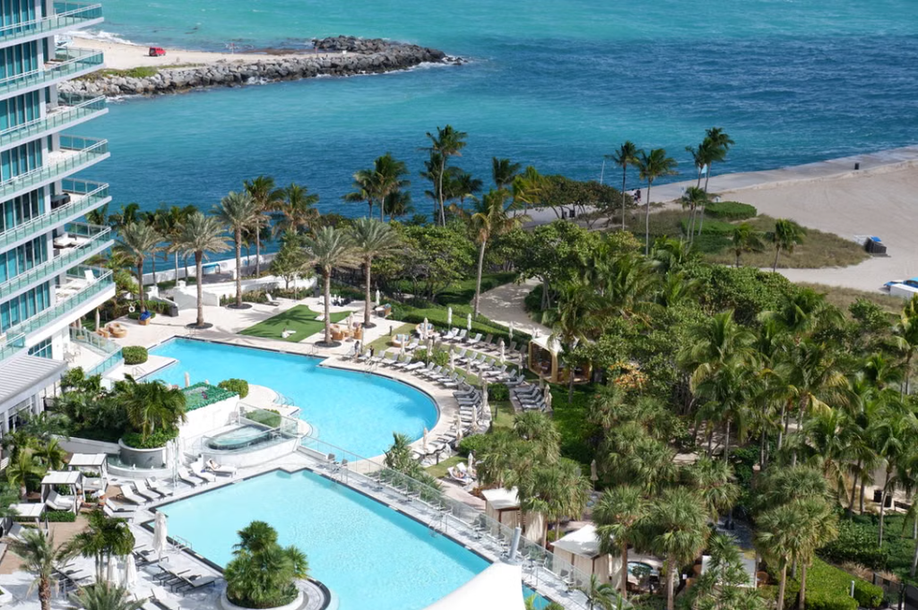 What Makes a Florida Resort Feel Luxurious Without the High Price?